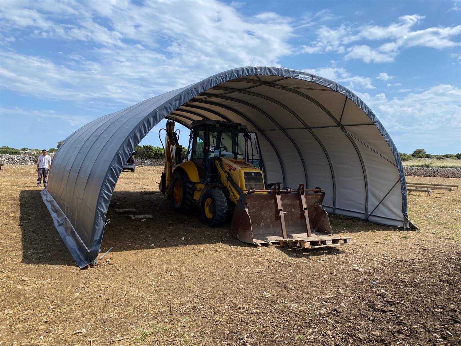 Cover tensioned and the tunnel taking its final shape
